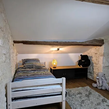 Prázdninový dům Maison Renovee Avec Jardin Clos, - Fr-1-616-425